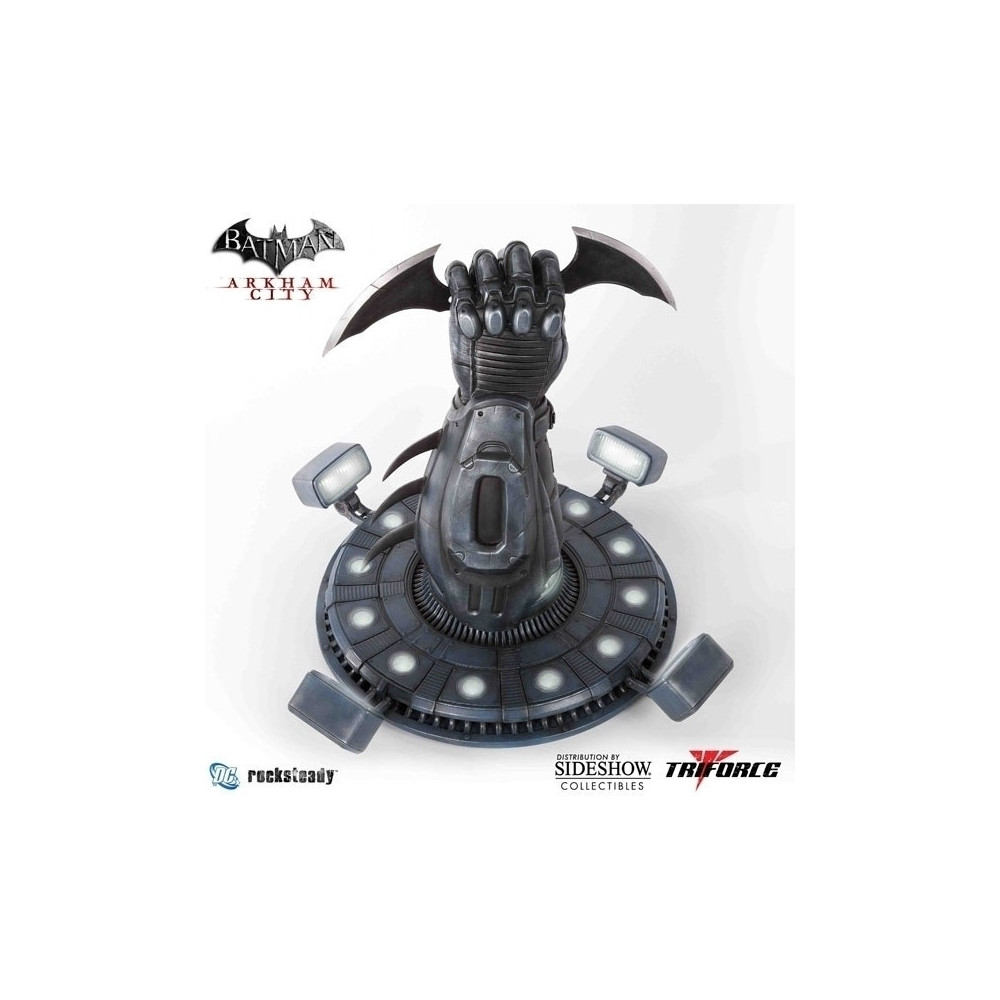 Batman Arkham City: Batarang Full Scale Replica Batman Arkham City: Batarang Full Scale Replica